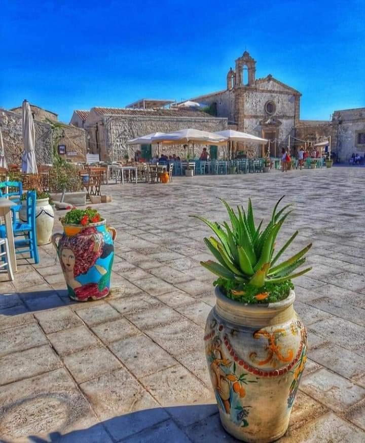 Apartamento Casa Vacanze Il Glicine 1 Pachino Exterior foto